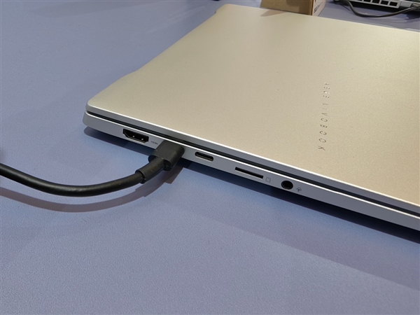 華碩靈耀、無畏輕薄本全新亮相!B面/C面全是屏(圖38) 華碩靈耀、無畏輕薄本全新亮相!B面/C面全是屏