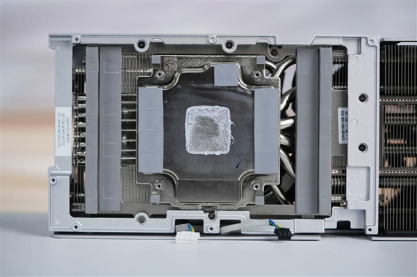 硬核全金屬！影馳RTX 4070 Ti SUPER金屬大師Plus OC圖賞