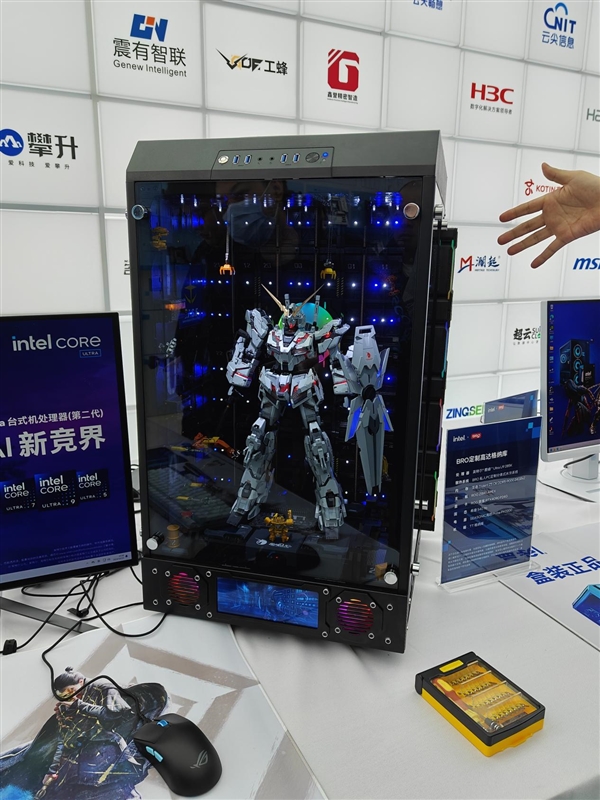 臺(tái)式機(jī)邁入AI時(shí)代！Intel酷睿Ultra 200S/200V攜30款機(jī)型齊亮相