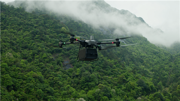 低空運載神器！大疆發布首款民用運載無人機DJI FlyCart 30：售價125000元