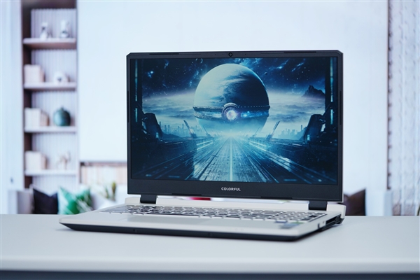RTX4060只要5999元 七彩虹隱星P15 24游戲本圖賞