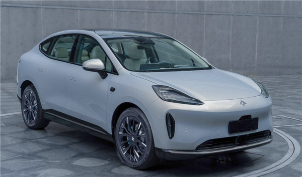 搭載Model X同款“飛飛門” 埃安昊鉑HT實車曝光 塊頭不小