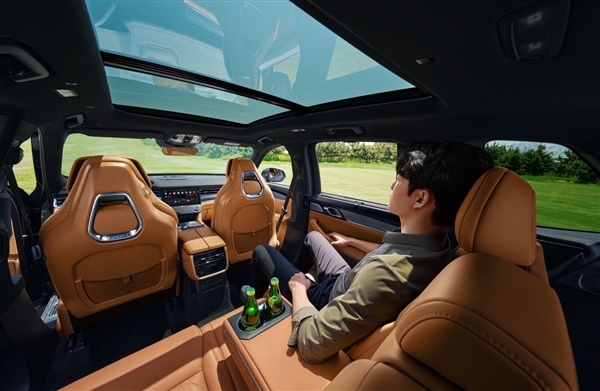 28.99萬元買“沃爾沃XC90” 領克09大五座版上市：用上2.0T插混