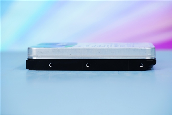 全球第一款24TB大硬盤！希捷銀河Exos X24 24TB圖賞