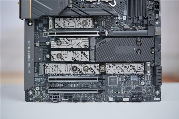 英特爾Ultra旗艦座駕！微星MEG Z890 ACE戰神主板套裝圖賞