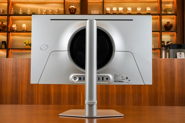 三星G61SD顯示器上手：大師級色彩還原 一眼可見