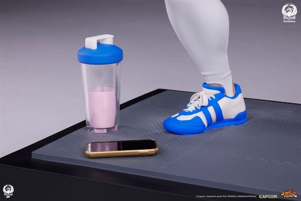 《街霸》人氣角色春麗高端雕像公開：精致傳神健身舉杠鈴