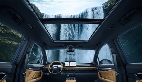 12.79萬買大七座中型SUV 吉利豪越L上市：全面進(jìn)化2.0T動力