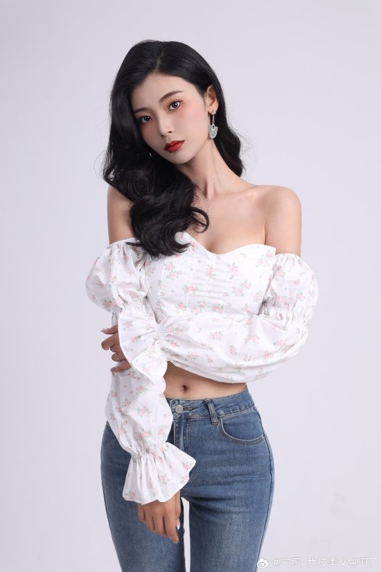 讓你大飽眼福！《被美女包圍》官方發浩浩媽高清原圖