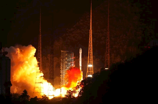 我國成功發射巴基斯坦多任務通信衛星：服務壽命15年