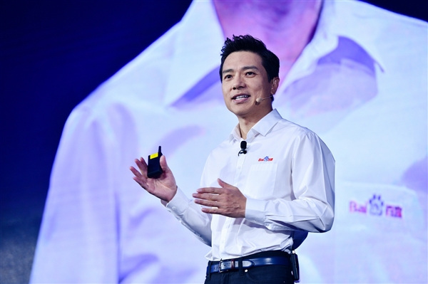 李彥宏首次回應為何不開源文心大模型：閉源能賺到錢 才能聚集人才