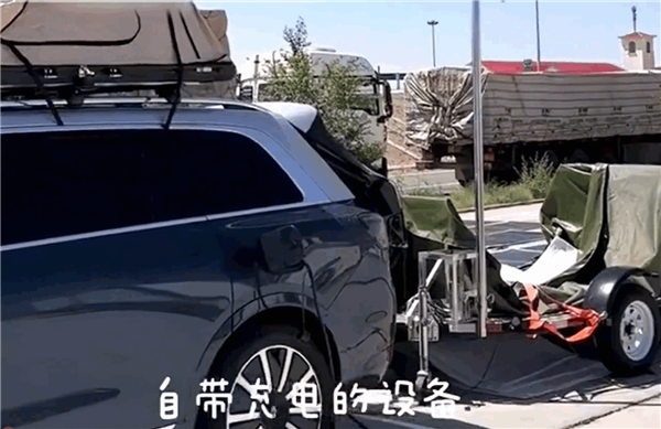 問界M9車主自制光伏、風力設備充電 網友：這才是真正的新能源車