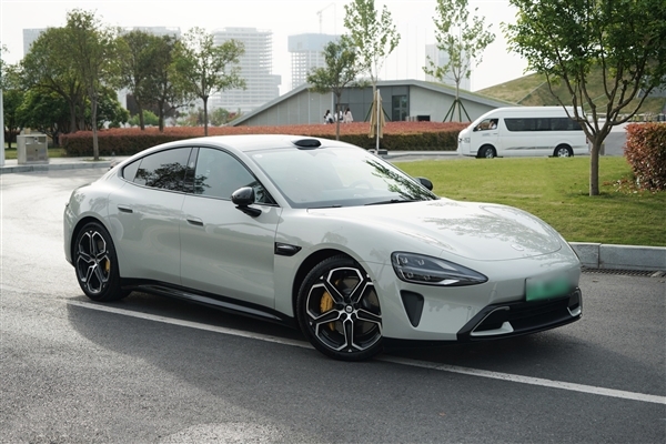 炮轟小米汽車和雷軍 極越公關(guān)負責人最新發(fā)聲：求放過