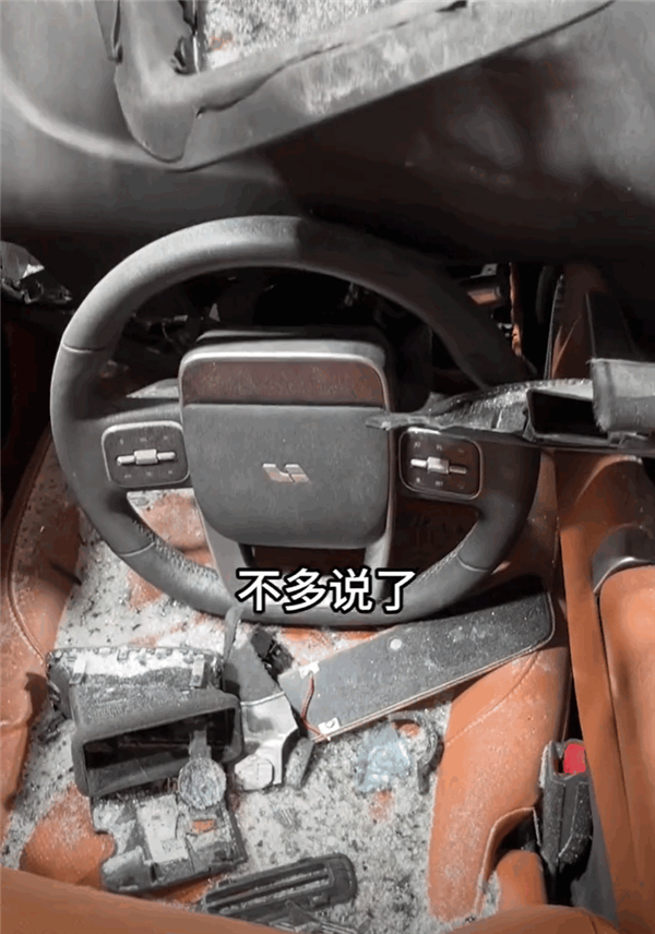 網(wǎng)紅實(shí)測(cè)理想L7追尾半掛車：A柱挺住了 沒斷