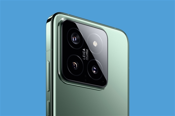 用戶被小米14驚艷到了：稱續航比iPhone 15 Pro Max還要好 一代水桶機