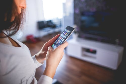 為什么年輕人越來越不喜歡人情世故：痛恨無效、目的性強的社交