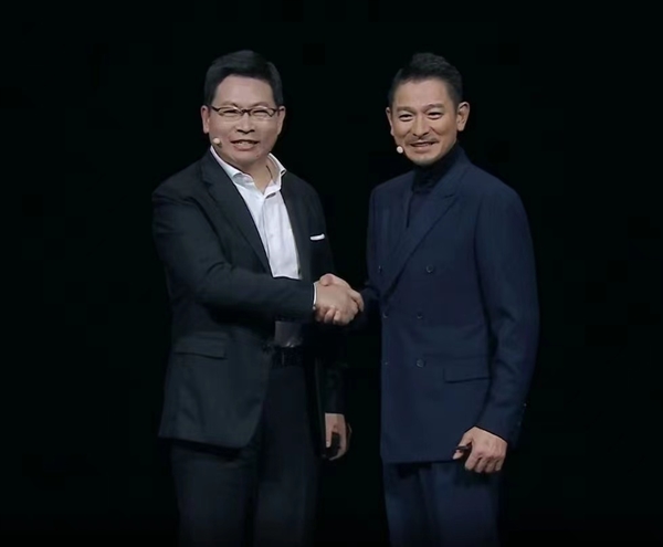 代言12999元Mate60 RS版！劉德華現身發布會 直呼華為敢于非凡：余承東握手顯緊張 