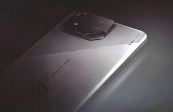 ROG Phone 8外觀曝光:全新五邊形攝像頭(圖2) ROG Phone 8外觀曝光:全新五邊形攝像頭