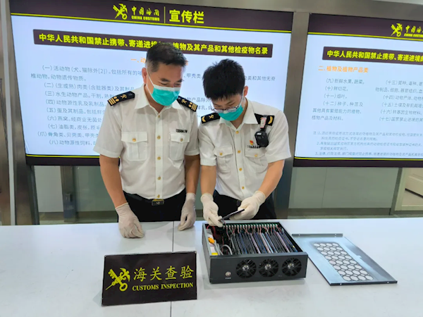 我國海關查獲GOIP電詐設備：塞入20部無SIM卡手機 可虛擬撥號
