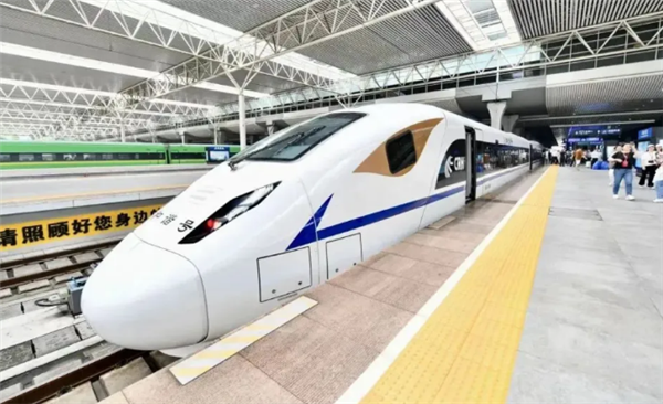 巴南高鐵開通運(yùn)營：全長149公里 成都至巴中最快136分鐘