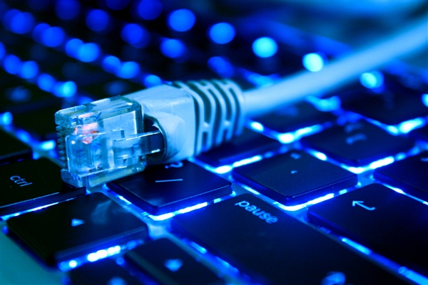 華為將5G天線技術應用于Wi-Fi：一個設備無死角覆蓋三個房間