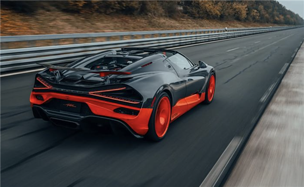 極速454km/h！億萬豪車布加迪W16 Mistral創下敞篷車極速世界紀錄