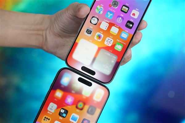 女子剛買2月iPhone 15翻車：耗電快、機(jī)身發(fā)燙、鏡頭有黑斑！蘋果回應(yīng)