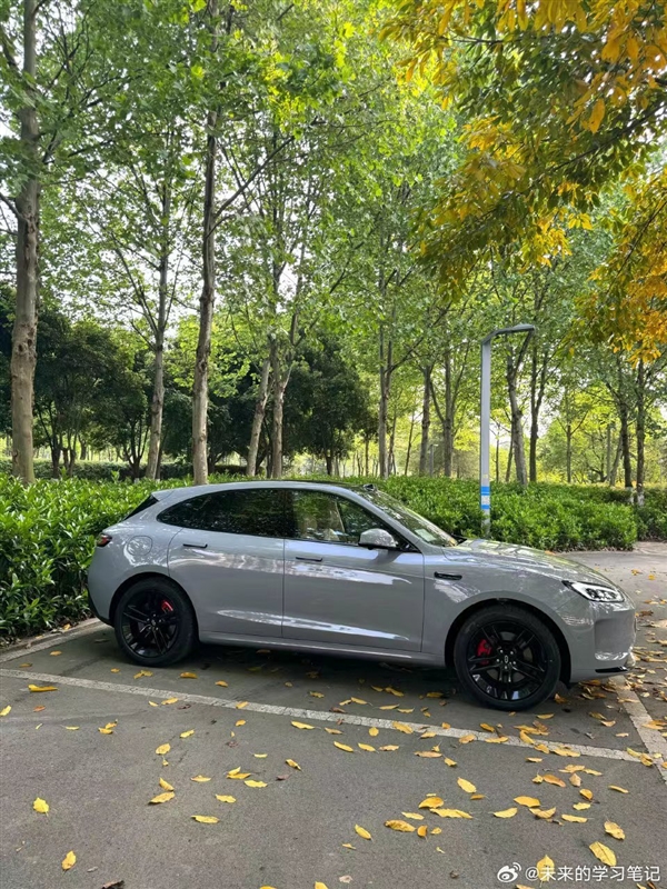 北京車展見！問界新M5實車曝光：全新配色、LOGO黑化