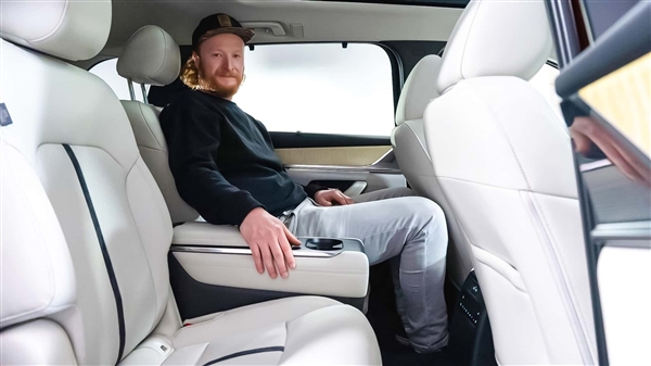 對(duì)標(biāo)寶馬X5、奔馳GLE 馬自達(dá)CX-80官圖發(fā)布：直六+后驅(qū)