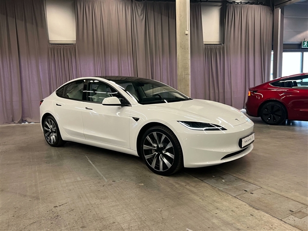 若賣20萬國產怎么打？新款特斯拉Model 3實車曝光：轉向、換擋桿全沒了