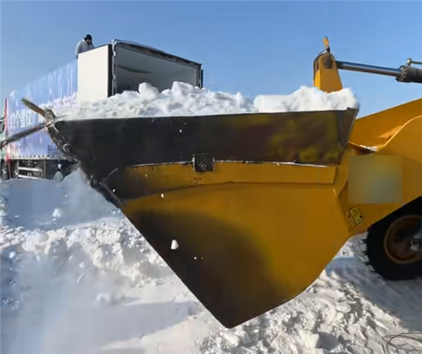 哈爾濱向廣州運了三車東北的雪 網友：這是“北雪南調”啊