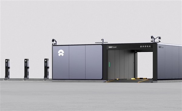 周鴻祎現(xiàn)身蔚來展臺:稱換電是巨大差異化定位(圖1) 周鴻祎現(xiàn)身蔚來展臺:稱換電是巨大差異化定位