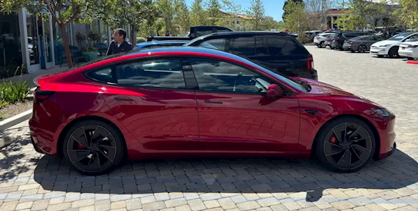 特斯拉Model 3高性能版實車首曝！有望二季度發布