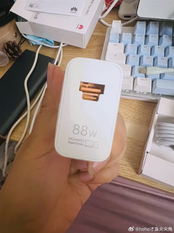 華為充電器USB-A/C融合又引熱議：為何這樣設計 官方早已說透