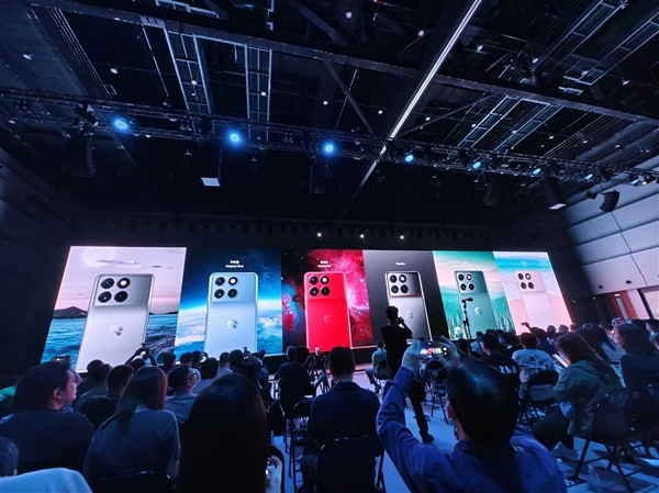 蔚來最強旗艦！全新NIO Phone發布：6499元