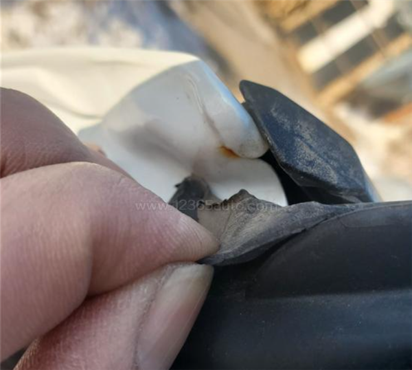 一汽豐田RAV4遭車主集體投訴：新車就生銹