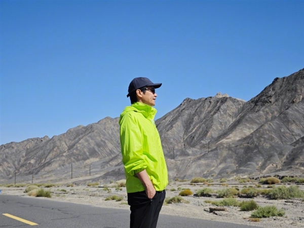 超30萬買嗎？雷軍現身新疆 曬照吸睛：為小米汽車而戰 還有網友拍到偽裝車