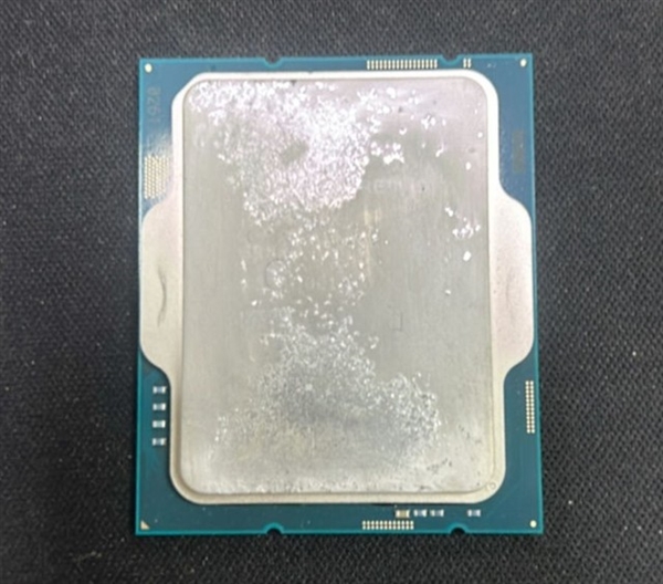 i9-14900K表面被液態金屬腐蝕：Intel直接拒保！無話可說