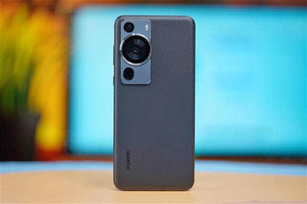 華為P70系列將于明年上半年量產:三款型號 搭載自研麒麟芯片(圖1) 華為P70系列將于明年上半年量產:三款型號 搭載自研麒麟芯片