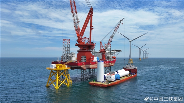 全球首臺(tái)16兆瓦海上風(fēng)電機(jī)組吊裝完成：葉片長(zhǎng)123米 轉(zhuǎn)一圈發(fā)34.2度電